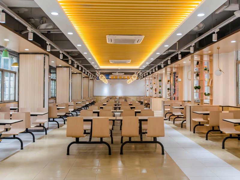 学校食堂